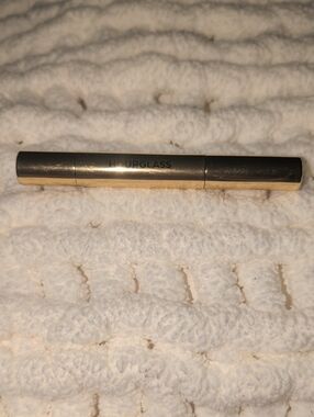 Hourglass Phantom Volumizing Glossy Lip Balm